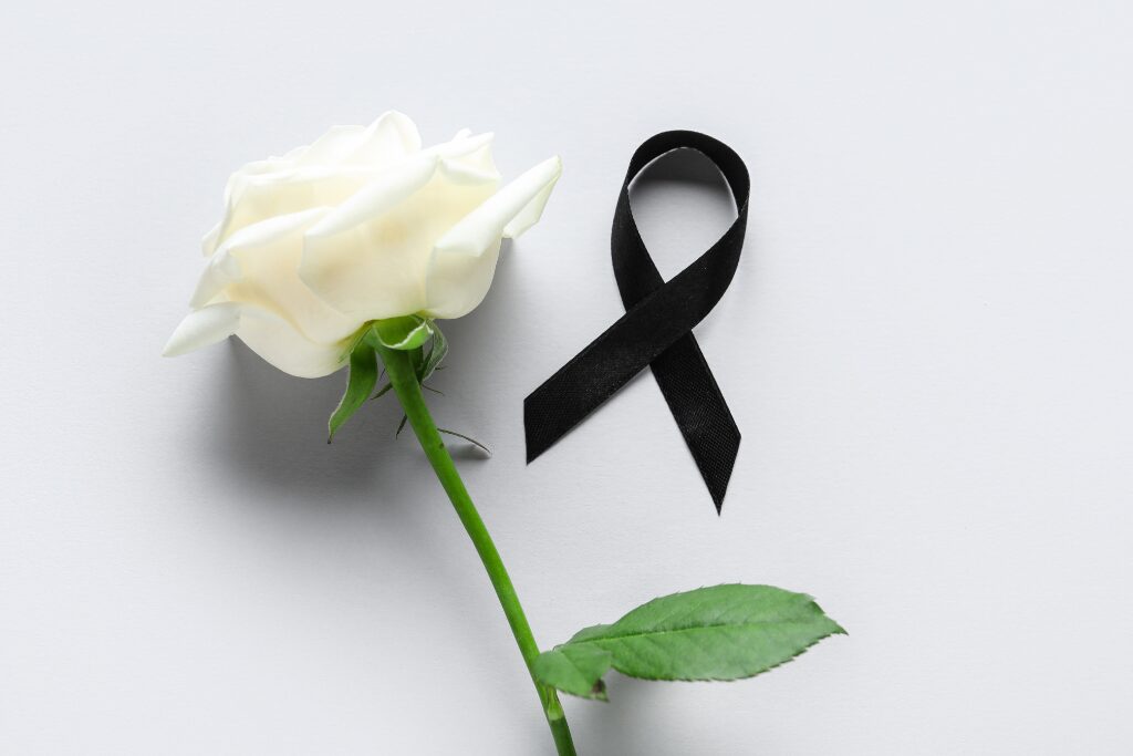 Nekrolog – znaczenie oraz sposób przygotowania treści